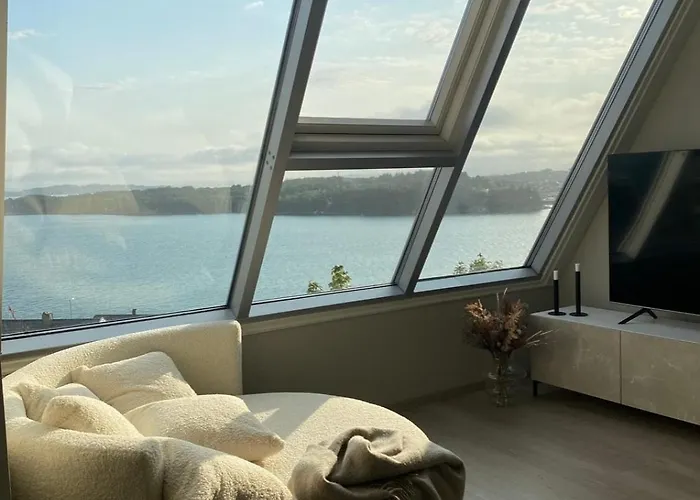 Leilighet Single-family With Sea Views - Close To The Center *